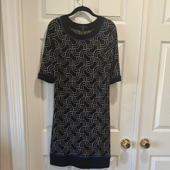 R&K Dresses & Skirts - R&K Black and White Sheath Dress with Cuffed Sleeves